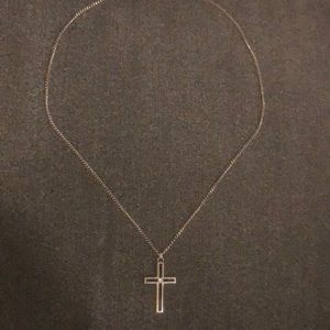 Cross pendant necklace